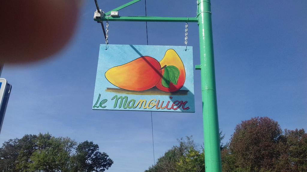 Hotel Restaurant Le Manguier Peyrat-de-Bellac Dış mekan fotoğraf